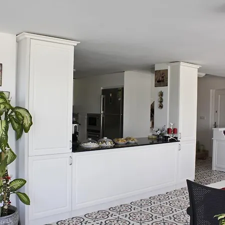 Lara Ilica Отель