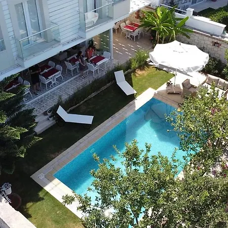 Отель Lara Ilica 2*